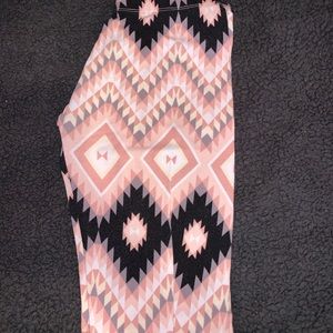 Charlotte Russe Geometric Leggings Size Medium